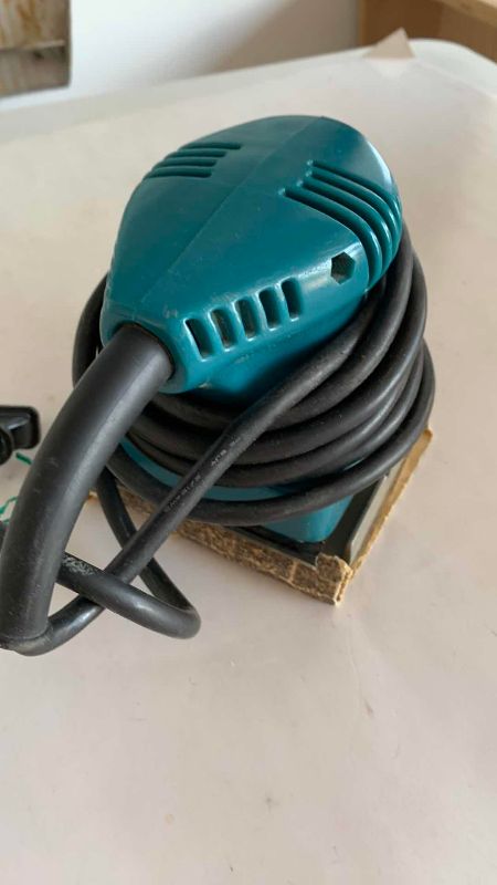 Photo 1 of MAKITA FINISHING SANDER B04510