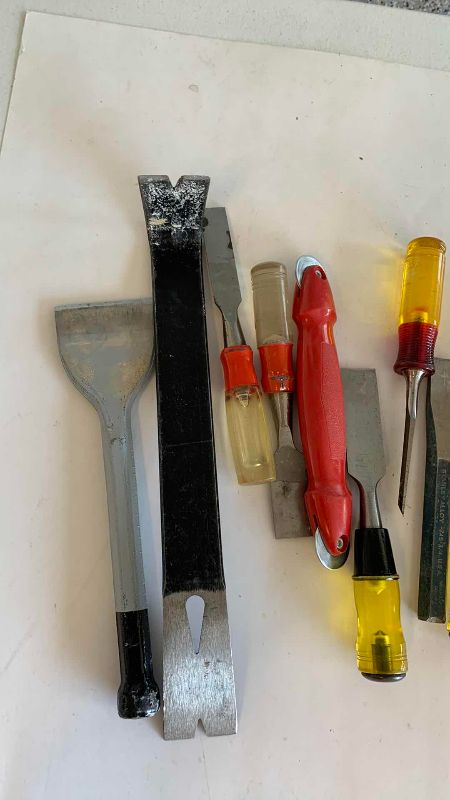 Photo 1 of CHISELS AND PRY BARS