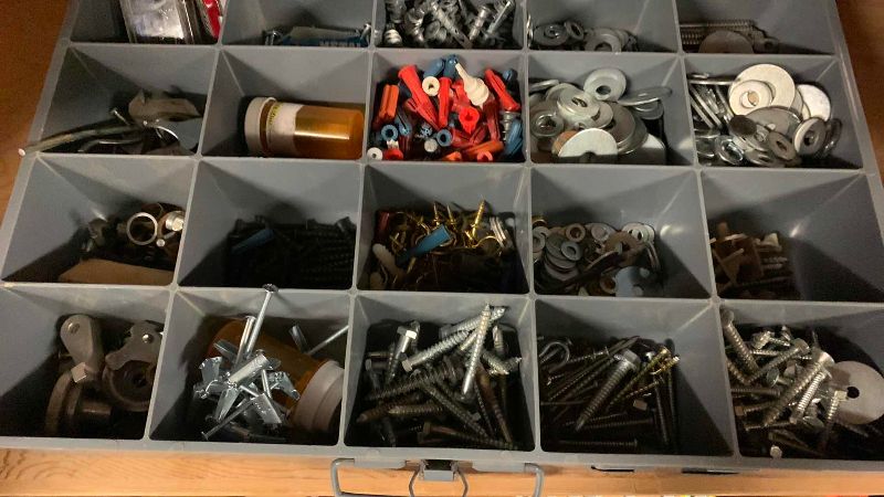 Photo 1 of METAL CONTAINER OF HARDWARE