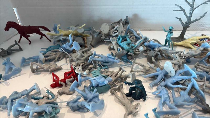 Photo 1 of ASSORTED CIVIL WAR TOY SOLDIER BATTLE SET
