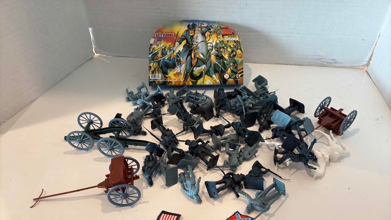 Photo 1 of  GETTYSBURG TOY SOLDIER BATTLE SET