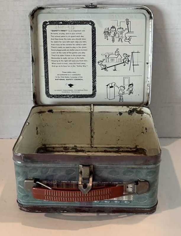 Photo 1 of VINTAGE 1960 RIFLE MAN METAL LUNCH BOX
