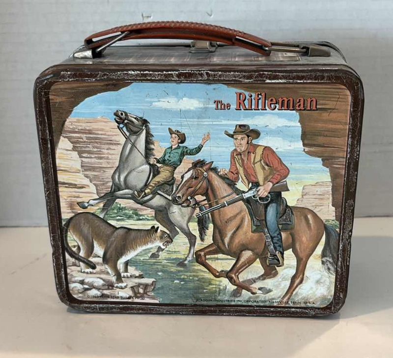 Photo 1 of VINTAGE 1960 RIFLE MAN METAL LUNCH BOX