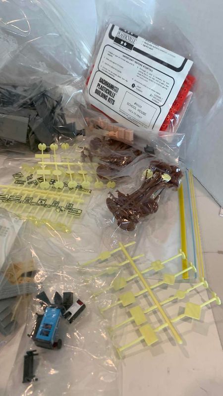 Photo 1 of HO TRAIN DIORAMA PIECES