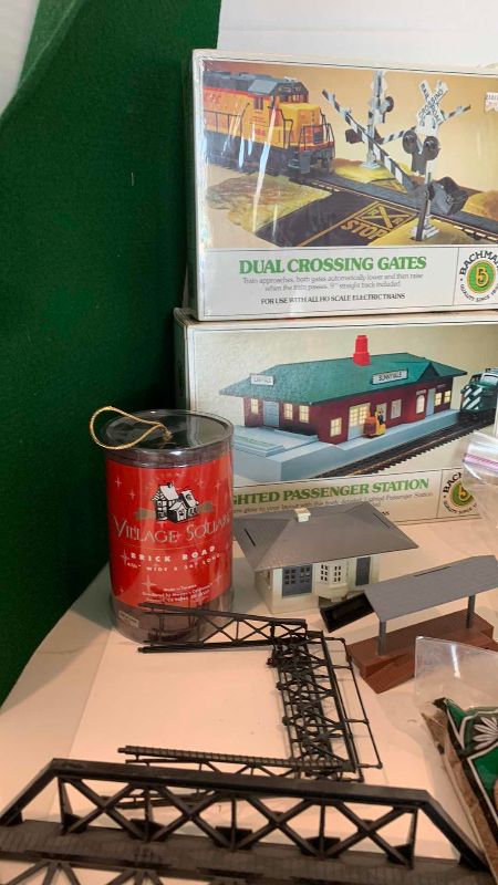 Photo 1 of HO TRAIN DIORAMA PARTS AND PIECES