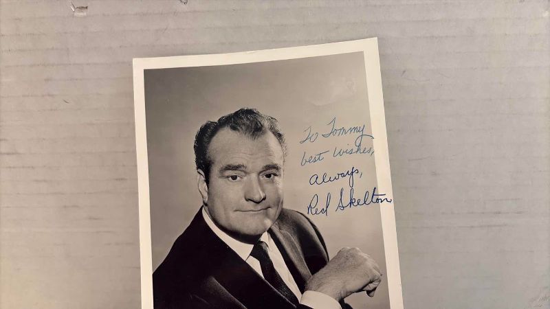 Photo 1 of AUTOGRAPHED RED SKELTON PHOTO 7" X 5"