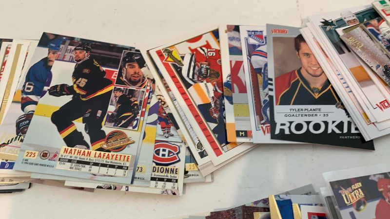 Photo 1 of NHL HOCKEY CARDS