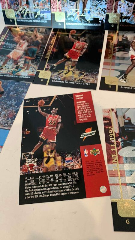 Photo 1 of NBA BASKETBALL 1999/2000 UPPER DECK MICHAEL JORDAN OVERSIZED GATORADE SET OF 12 CARDS