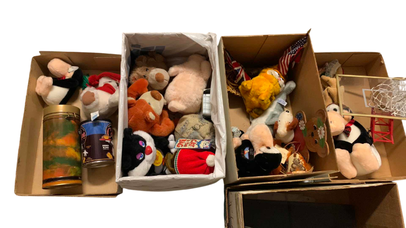 Photo 1 of STUFFED ANIMALS