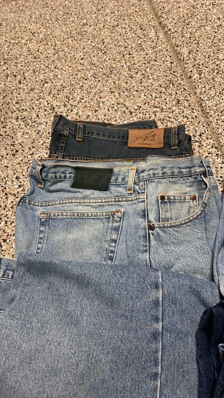 Photo 1 of MENS JEANS SIZE 40 X 30 BILL BLASS