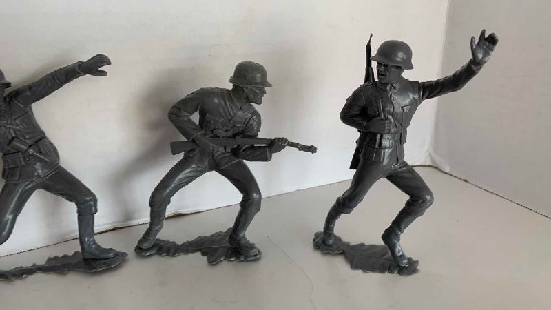 Photo 1 of 4-VINTAGE 1960’S LOUIS MARX GERMANS