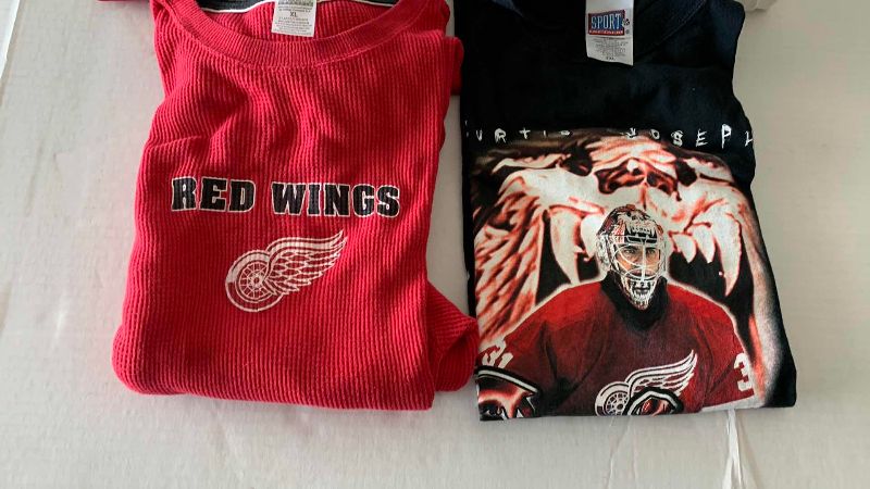 Photo 1 of NHL HOCKEY DETROIT RED WINGS SHIRTS XXL