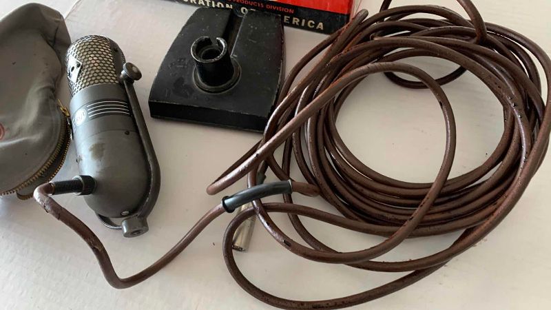 Photo 1 of VINTAGE RCA 77-DX RIBBON MICROPHONE WITH STAND, CABLE AND ORIGINAL BOX 