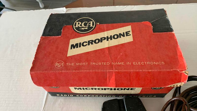 Photo 1 of VINTAGE RCA 77-DX RIBBON MICROPHONE WITH STAND, CABLE AND ORIGINAL BOX 