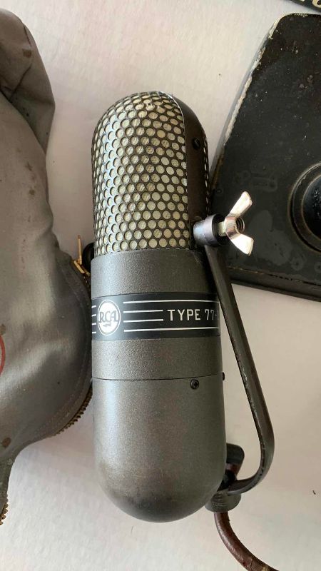 Photo 1 of VINTAGE RCA 77-DX RIBBON MICROPHONE WITH STAND, CABLE AND ORIGINAL BOX 