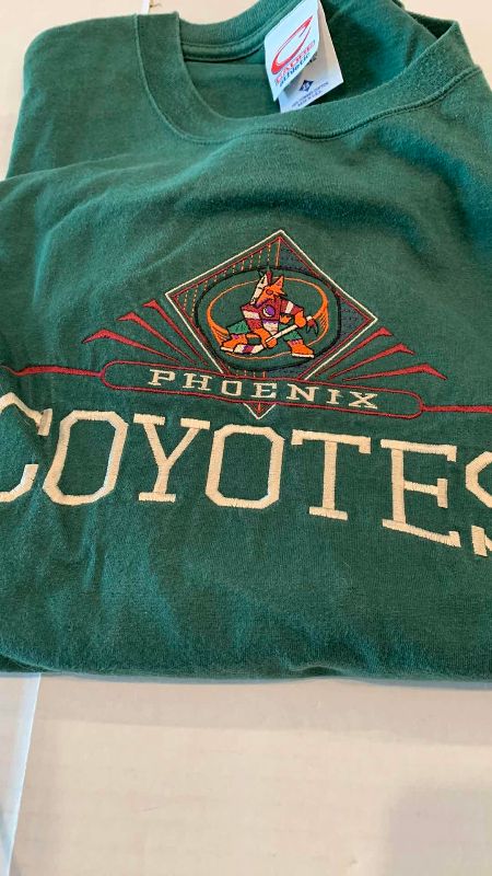 Photo 1 of NHL HOCKEY PHOENIX COYOTES TSHIRTS XXL