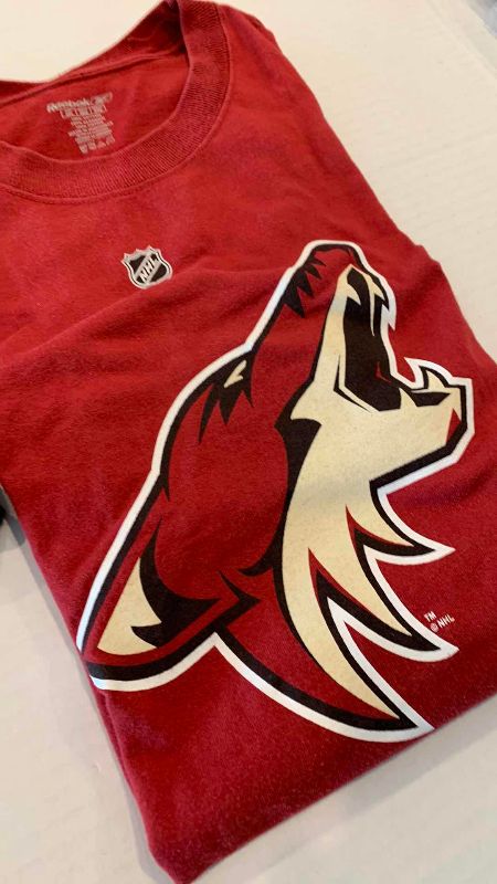 Photo 1 of NHL HOCKEY PHOENIX COYOTES TSHIRTS XXL