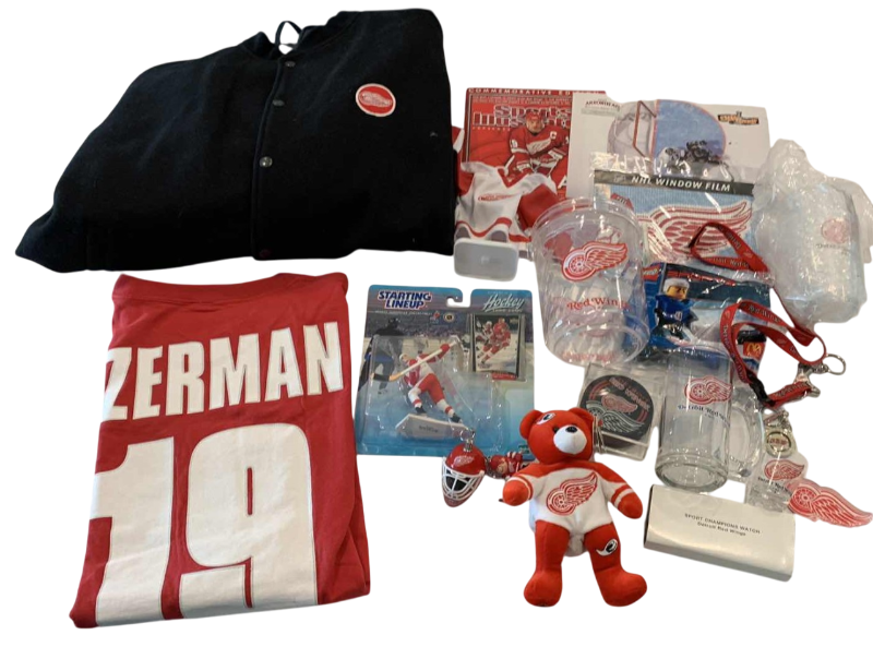 Photo 1 of NHL HOCKEY DETROIT RED WINGS ASSORTED COLLECTOR ITEMS