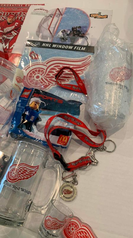Photo 1 of NHL HOCKEY DETROIT RED WINGS ASSORTED COLLECTOR ITEMS