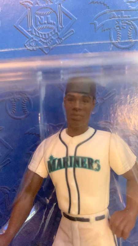 Photo 1 of 1996 MLB BASEBALL STARTING LINEUP KEN GRIFFEY JR. EXTENDED SERIES