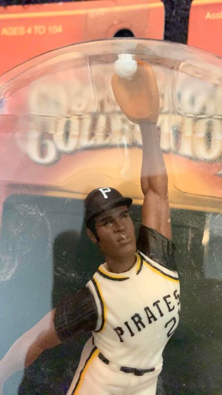 Photo 1 of 1998 MLB BASEBALL STARTING LINEUP ROBERTO CLEMENTE