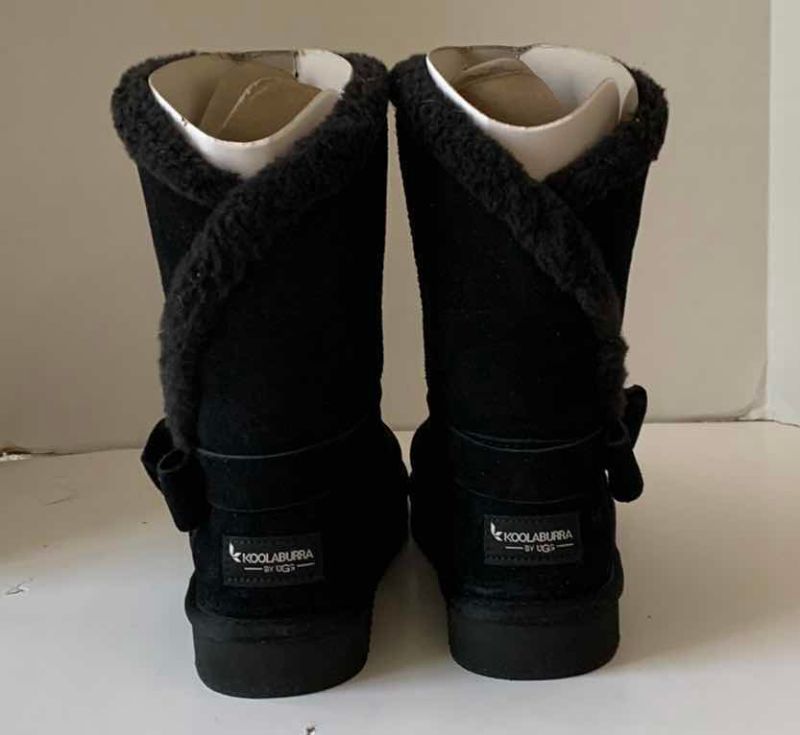 Photo 1 of KOOLABURRA BY UGG SIZE 7 BOOTS BLACK