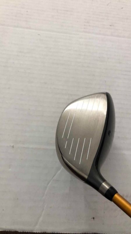 Photo 1 of CLEVELAND LAUNCHER 330 10.5 DEGREE TITANIUM DRIVER