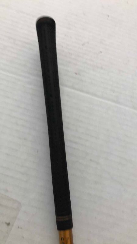 Photo 1 of CLEVELAND LAUNCHER 330 10.5 DEGREE TITANIUM DRIVER