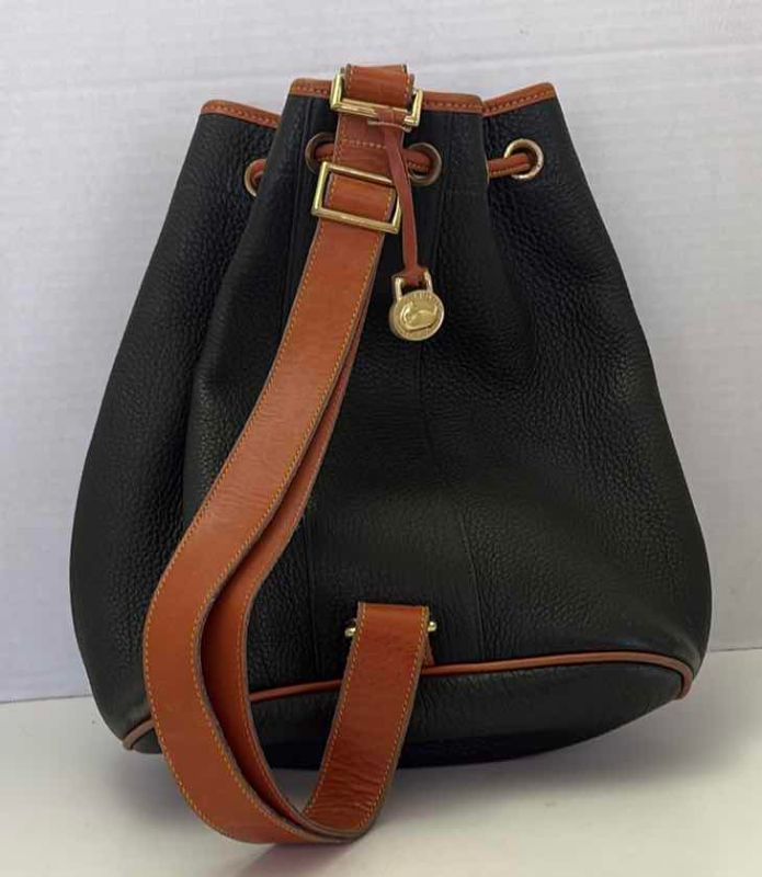 Photo 1 of VINTAGE DOONEY AND BOURKE IVY GREEN DRAWSTRING BAG WITH DUSTCOVER