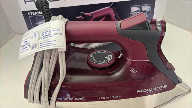 Photo 1 of ROWENTA STEAM PRO IRON  DW8193
