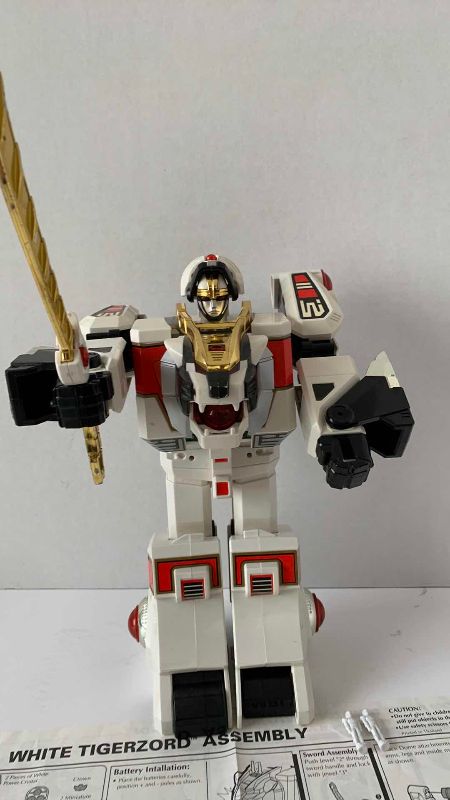 Photo 1 of 1994 WHITE TIGERZORD MIGHTY MORPHIN POWER RANGERS 