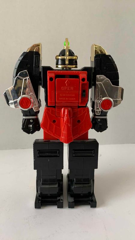 Photo 1 of 1994 THUNDER MEGAZORD MIGHTY MORPHIN POWER RANGERS ACTION FIGURE