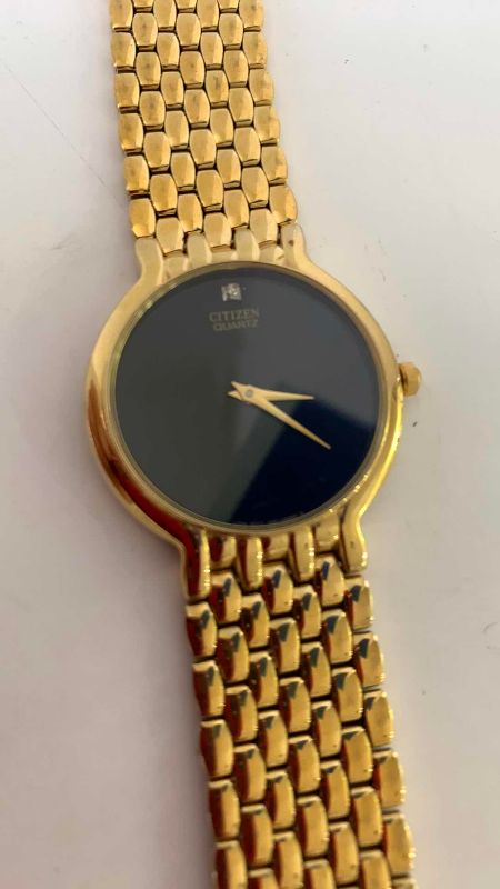 Photo 1 of VINTAGE MENS CITIZEN QUARTZ DRESS WATCH