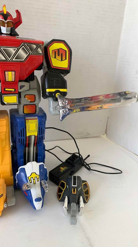 Photo 1 of VINTAGE MIGHTY MORPHIN POWER RANGERS MEGAZORD REMOTE CONTROLLED
