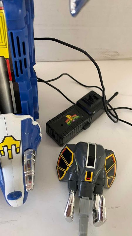Photo 1 of VINTAGE MIGHTY MORPHIN POWER RANGERS MEGAZORD REMOTE CONTROLLED