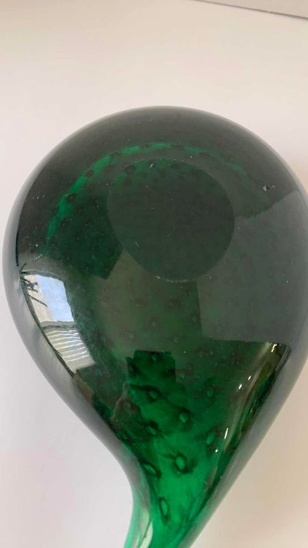 Photo 1 of VINTAGE MURANO GREEN W/GOLD FLAKES TEARDROP SHAPED ART GLASS ASHTRAY 9”