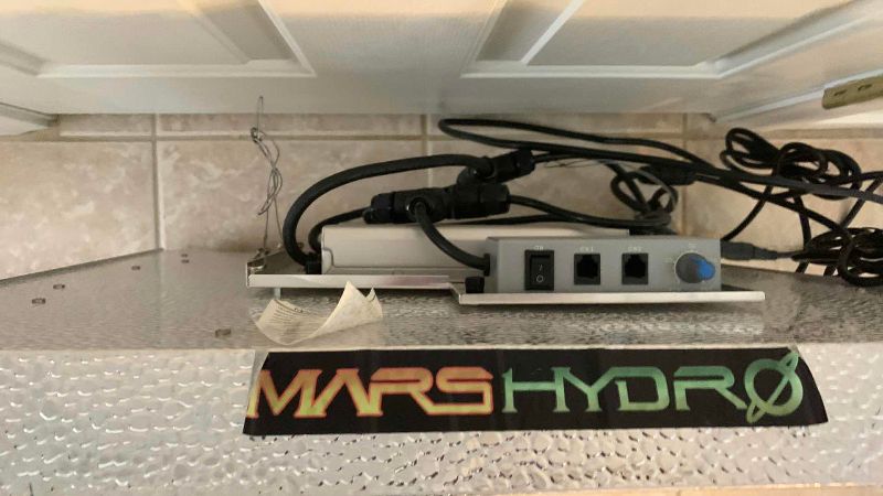 Photo 1 of MARS HYDRO PLANT GROWING LIGHT MODEL TS-3000