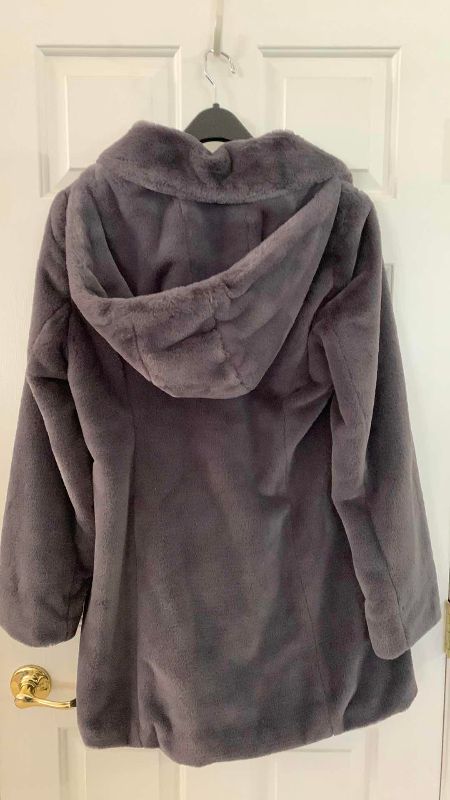 Photo 1 of DENNIS BY DENNIS BASSO GREY PILLOW COLLAR FAUX SHEARLING WOMENS JACKET SIZE S