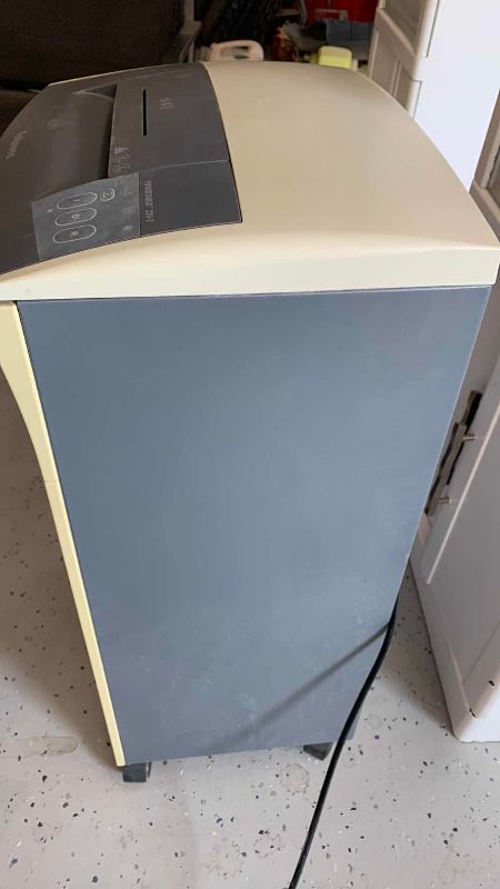 Photo 1 of FELLOWES POWERSHRED 220-2