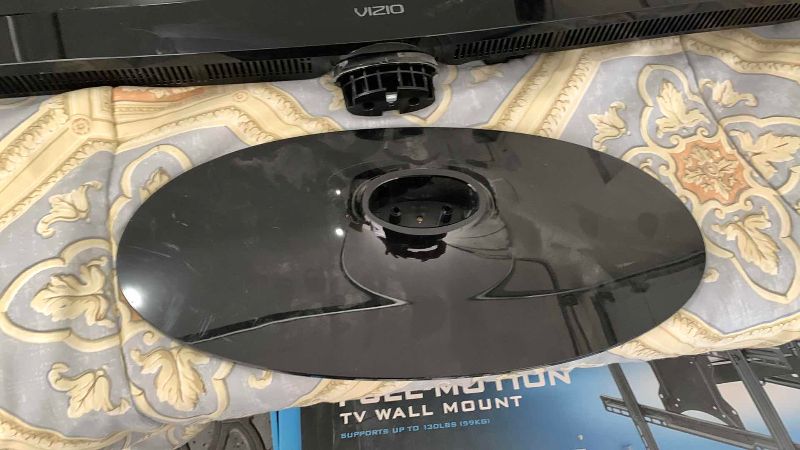Photo 1 of VIZIO 37" TELEVISION MODEL M370NV
