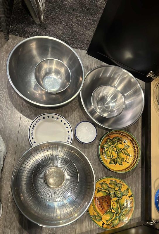 Photo 1 of CONTENTS OF CABINET LARGE MIXING BOWLS, CERAMICS, STRAINERS AND  BAKE WARE