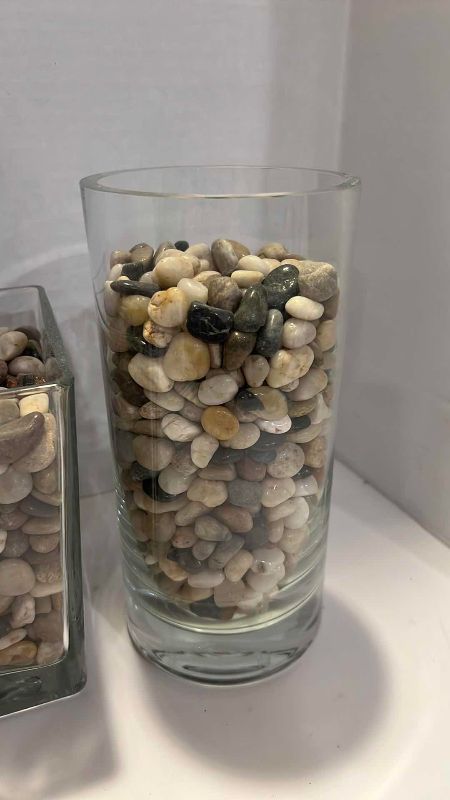 Photo 1 of DECOR PEBBLES AND VASE