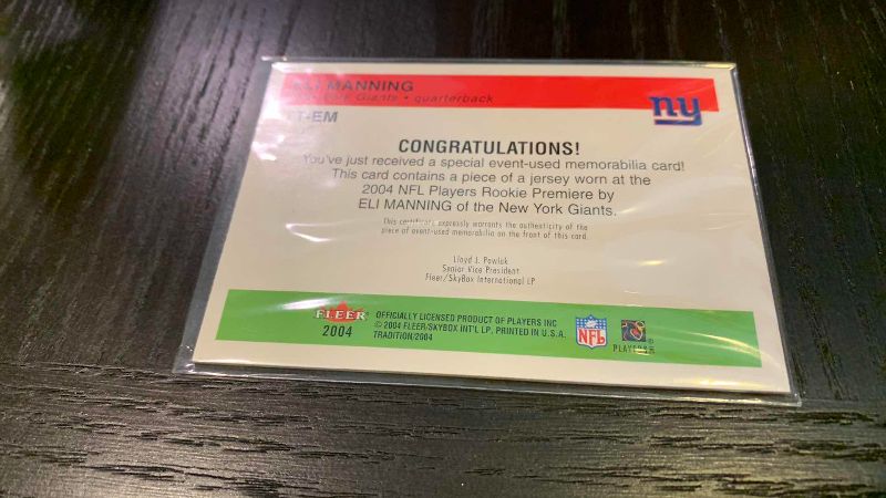Photo 1 of 2004 DONRUSS ELI MANNING JERSEY CARD
