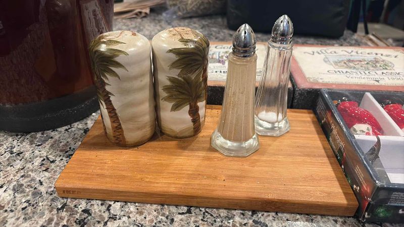 Photo 1 of KITCHEN SERVING ITEMS