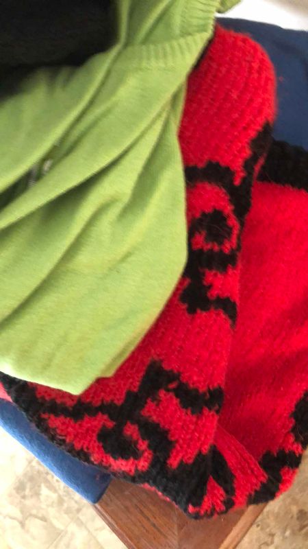 Photo 1 of ASSORTED SWEATERS AND SWEATSHIRTS SIZ M-XL