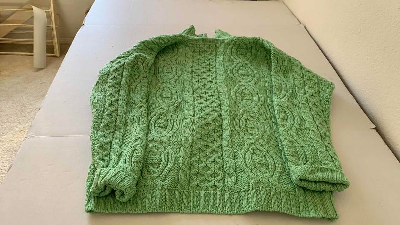 Photo 1 of ARANCRAFTE MADE IN IRELAND 100% MERINO WOOL SWEATER SIZE M