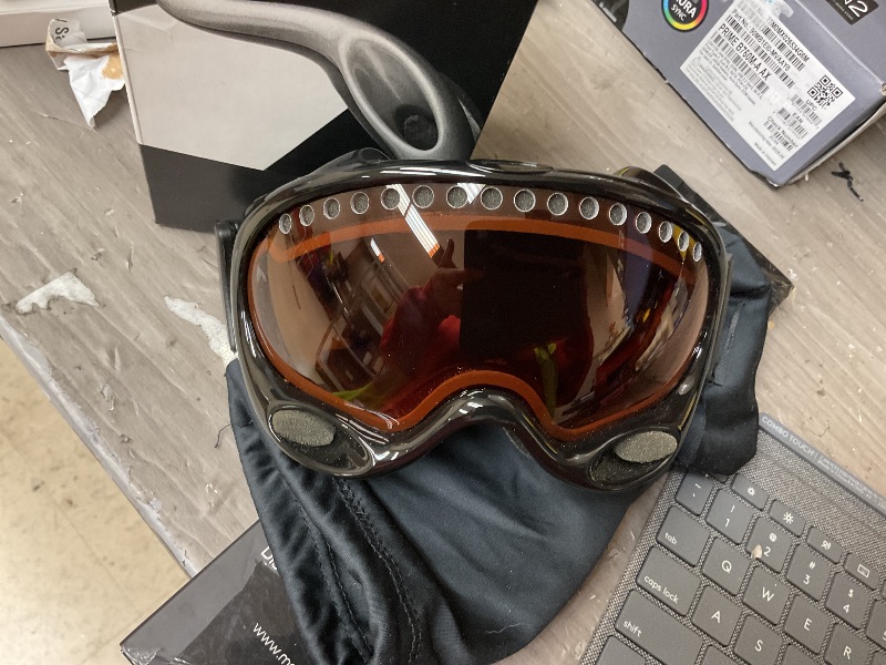 Photo 1 of OAKLEY POLARIZED SNOW GOGGLES