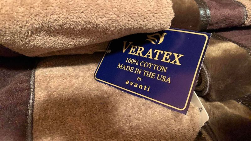 Photo 1 of AVANTI BATH TOWELS SET