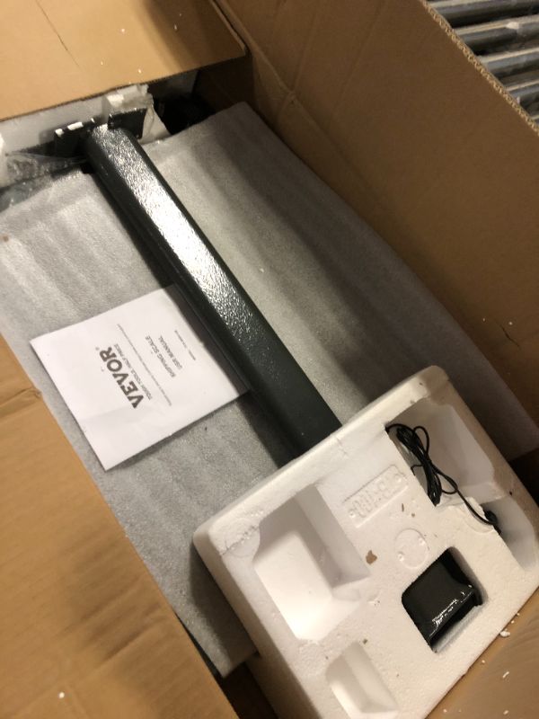 Photo 1 of VEVOR Computing Digital Platform Scale, 660 lbs Load, 0.1 lbs Accuracy Computing Floor Scale with LB/KG, Tare, Price Calculator, Stainless Steel High-Definition Display for Boxes, Luggages, FCC Listed