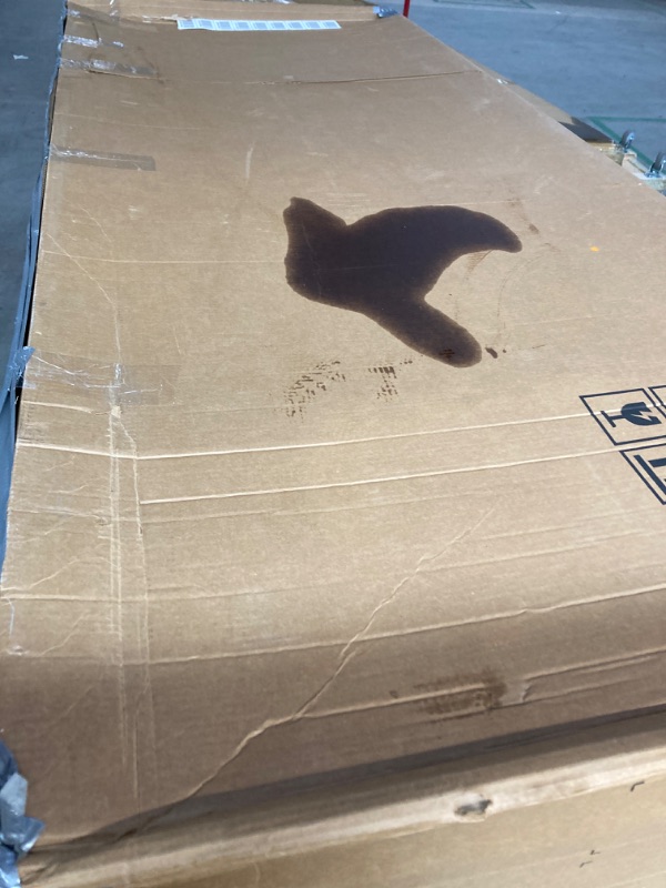 Photo 1 of ***LARGE CRACK IN THE REAR TOP OF THE THULE*** Thule Motion 3 XXL Low
